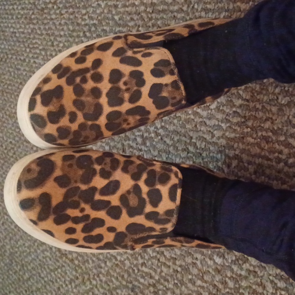 Leopard Print Women's Slip-On sneakers - sz 8